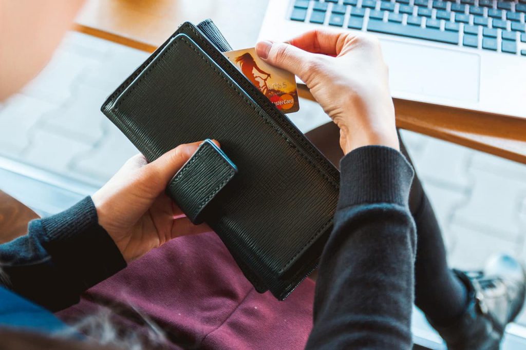 Jak zmniejszyć ślad węglowy zakupów online?