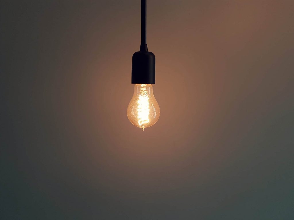 Jak zmniejszyć koszty energii w 2021 roku? Światowy Dzień Obniżania Kosztów Energii